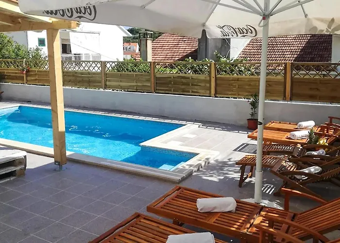 Apartment 1 Bedroom Awesome In Hvar *