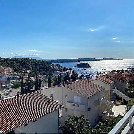 1 Bedroom Awesome In Hvar Daire *